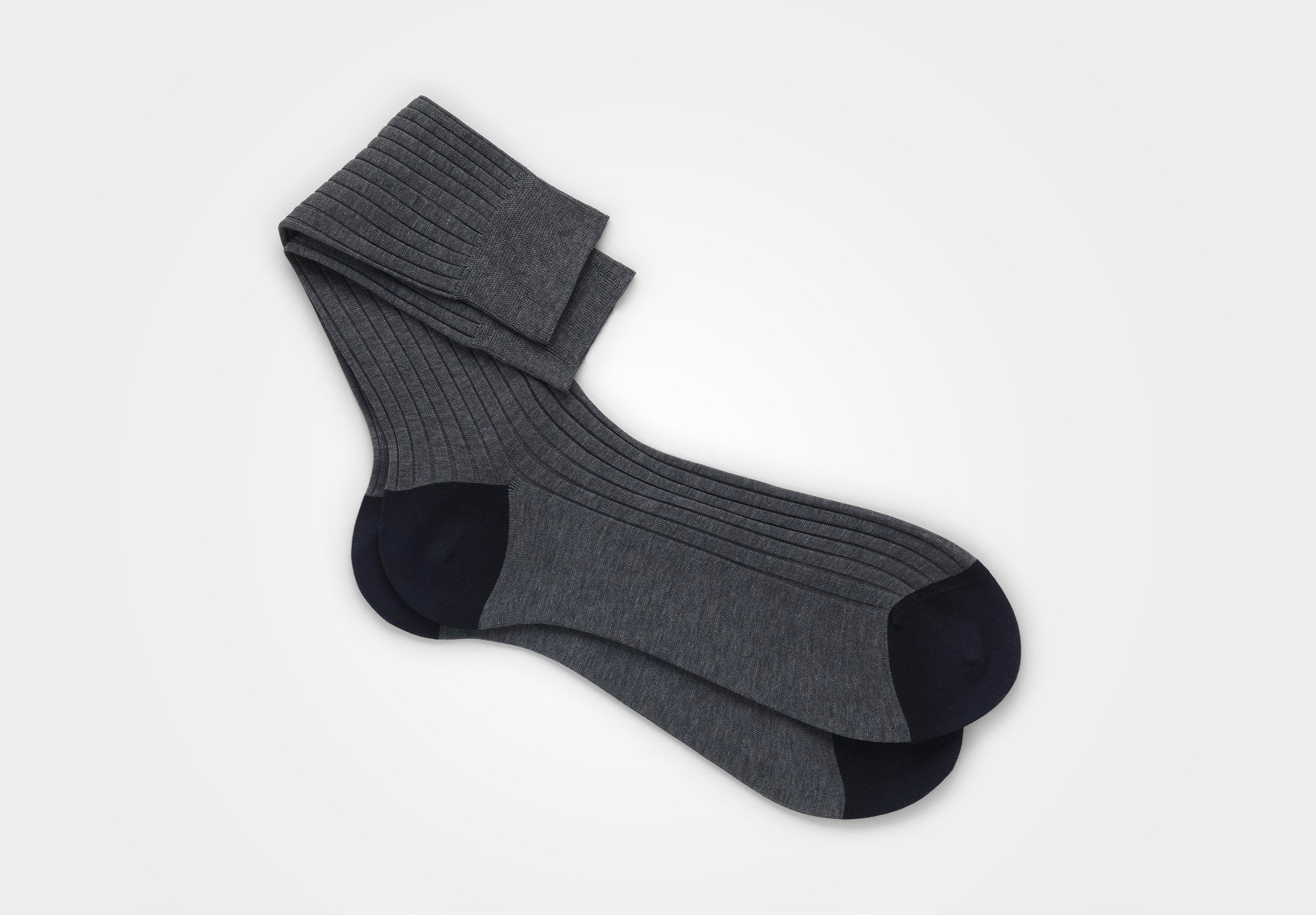 socks with colored heel and toe